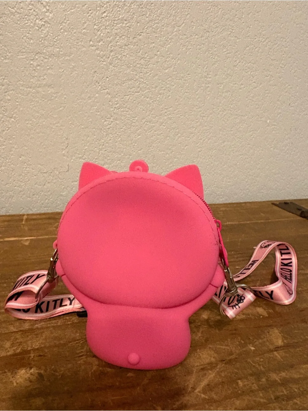 New Hello Kitty Sanrio Pink Silicone Crossbody Purse